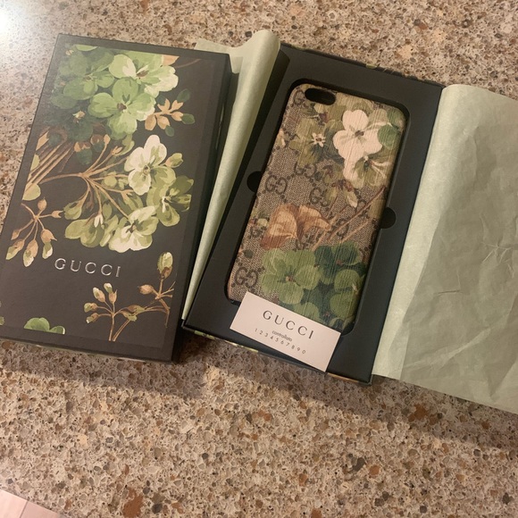 Gucci iPhone 6s case authentic - Picture 1 of 3
